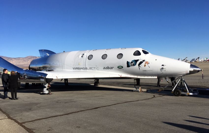 
Sin problemas con el vuelo la nave quedó en la pista luego de aterrizar en el desierto. | AP
   