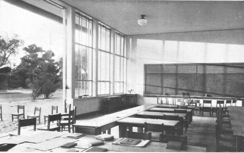 
    Escuela Experimental Corona en Los Ángeles (USA, 1935).
   