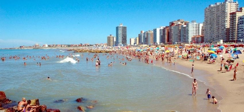 
    Miramar. Una excelente propuesta de la extensa y hermosa Costa Atlántica bonaerense. Ideal para pasar unos días de vacaciones en la playa y divertirse junto a la familia este verano.
   