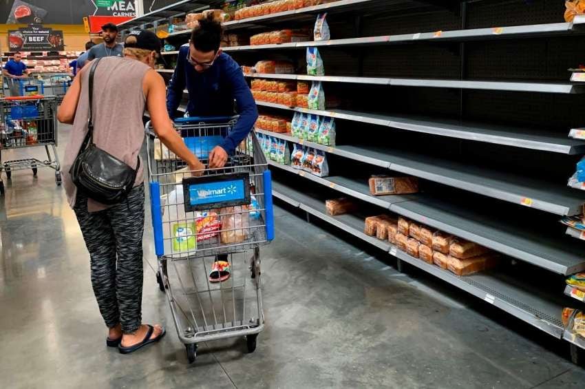 
Góndolas en un supermercado en Florida. | AFP
   