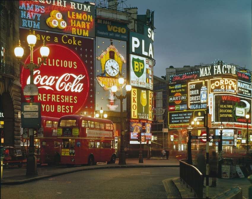 
Las luces de Piccadilly Circus, tal como las que mostró Los Andes. | Archivo.
   