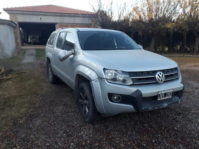 La camioneta VW AMAROK secuestrada a Luis Lobos y la casa de la calle Tirasso en Guaymallén. 