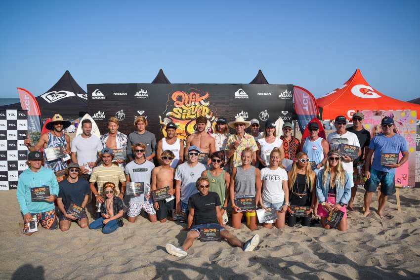 
Cuatro. Generaciones en un día de competencia y, a la vez, diversión en el balneario Honu Beach. | Fotos / Gentileza
   