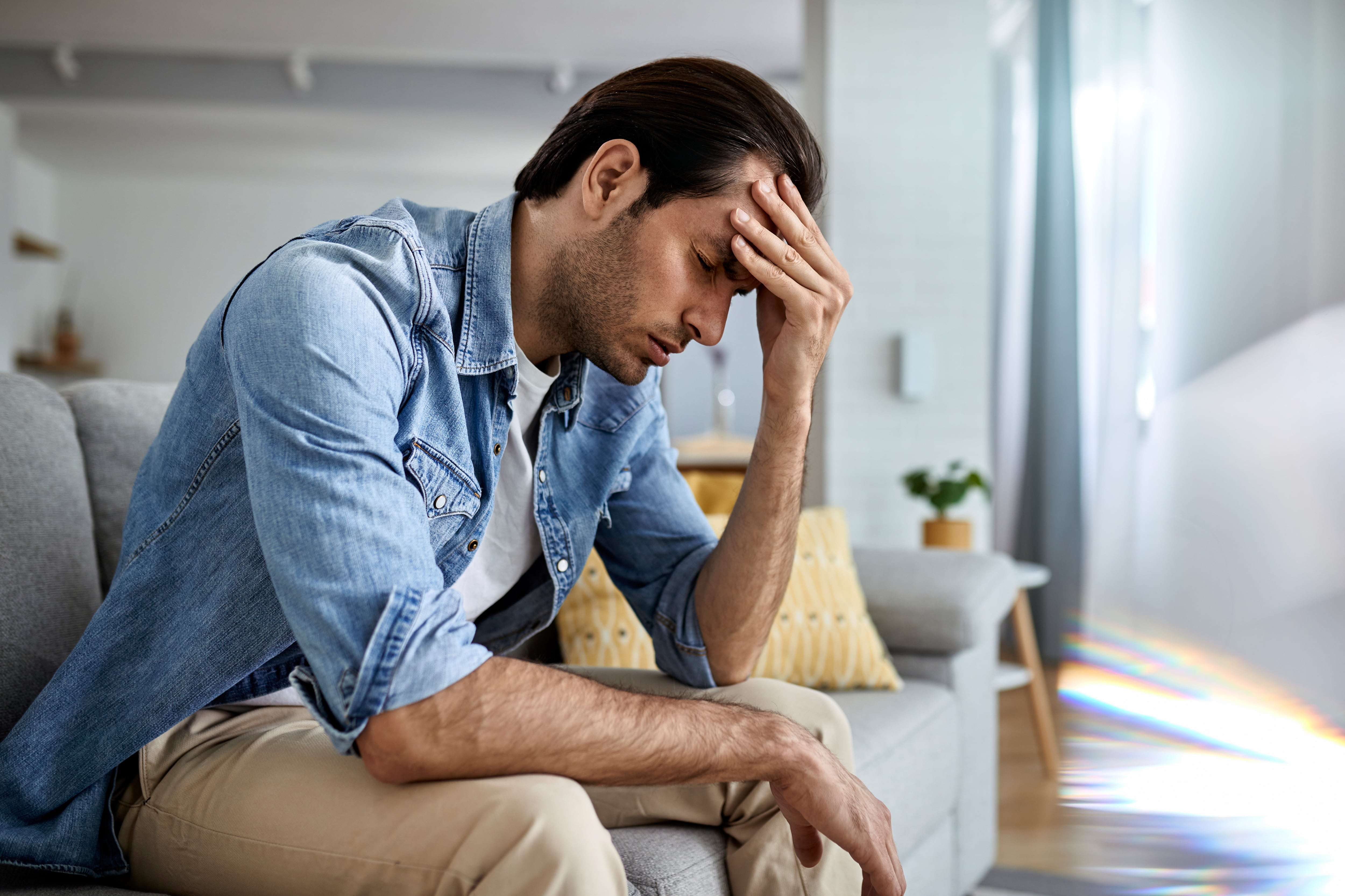 Las horas que se dedican a dormir se han ido limitando de la mano de la sobrecarga de tareas, cambios culturales y, para muchos, una mayor nocturnidad. Pero además, la calidad del sueño se ha visto afectada: dificultades para conciliarlo, sueño entrecortado, inquieto, entre otras cosas, son parte del menú diario de muchos