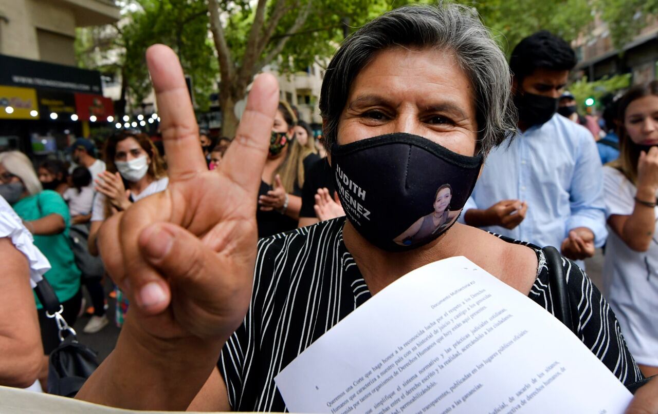 Nélida Rojas, líder de la agrupación Tupac Amaru en Mendoza, se sumó a la marcha contra la Corte.