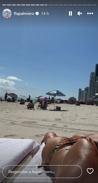 Flavia Palmiero subió las  temperaturas desde la playa.