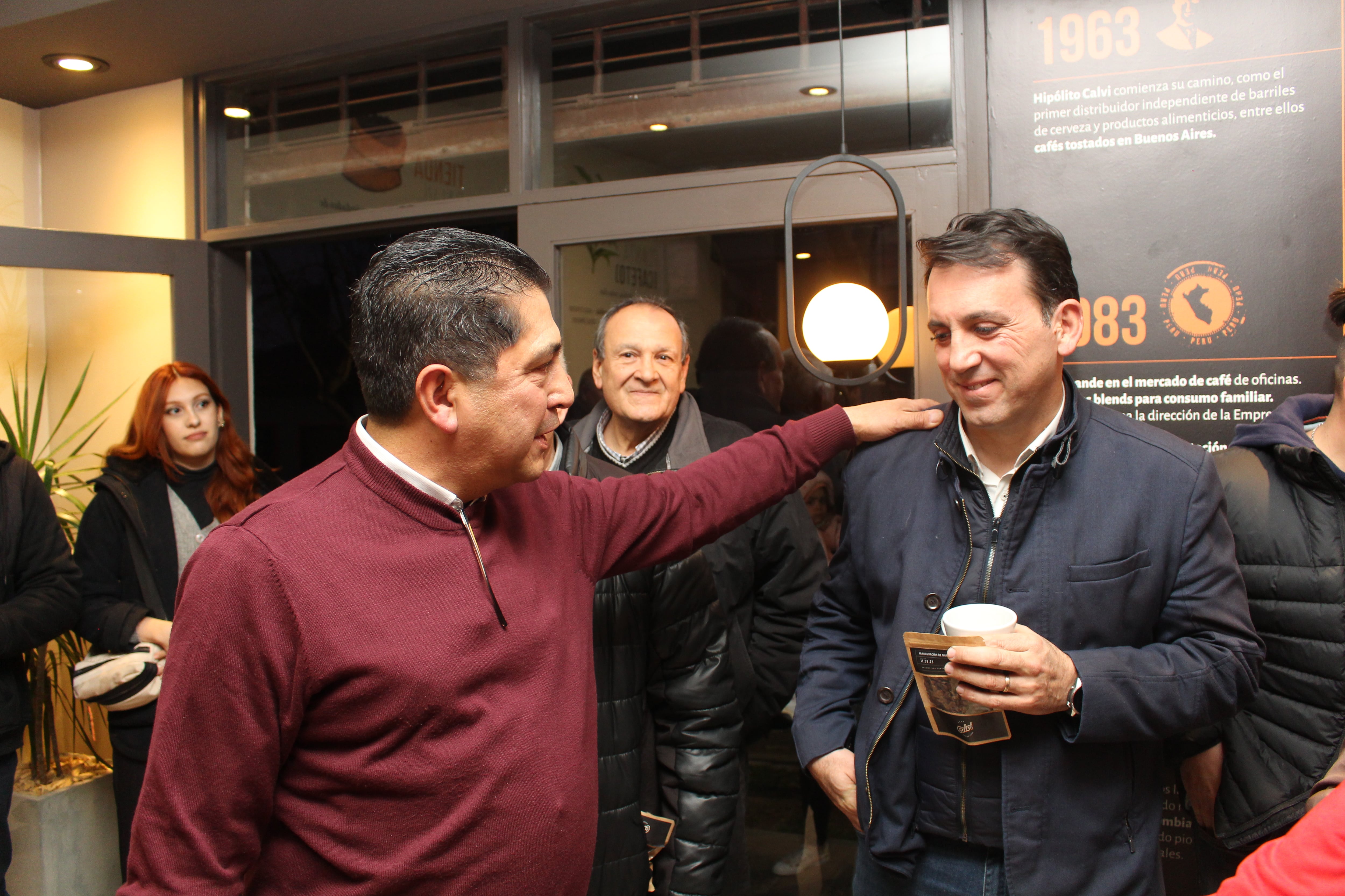 Oscar Calvi con el Intendente de Godoy Cruz Tadeo García Zalazar.