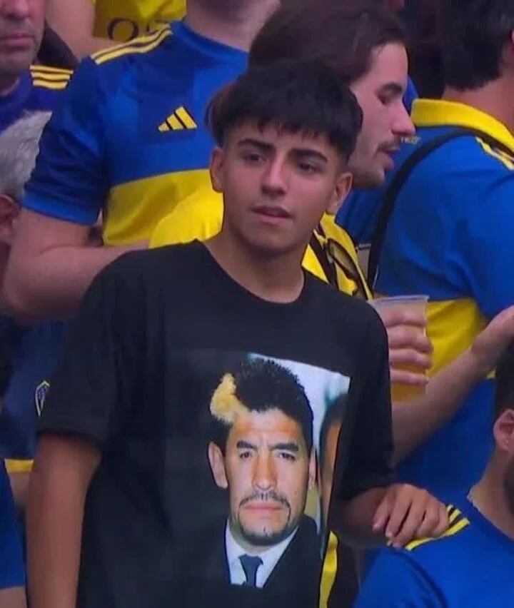 Benjamín Agüero en el Maracaná alentando a Boca.