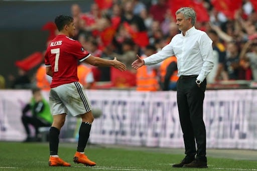 Alexis Sánchez con Mourinho