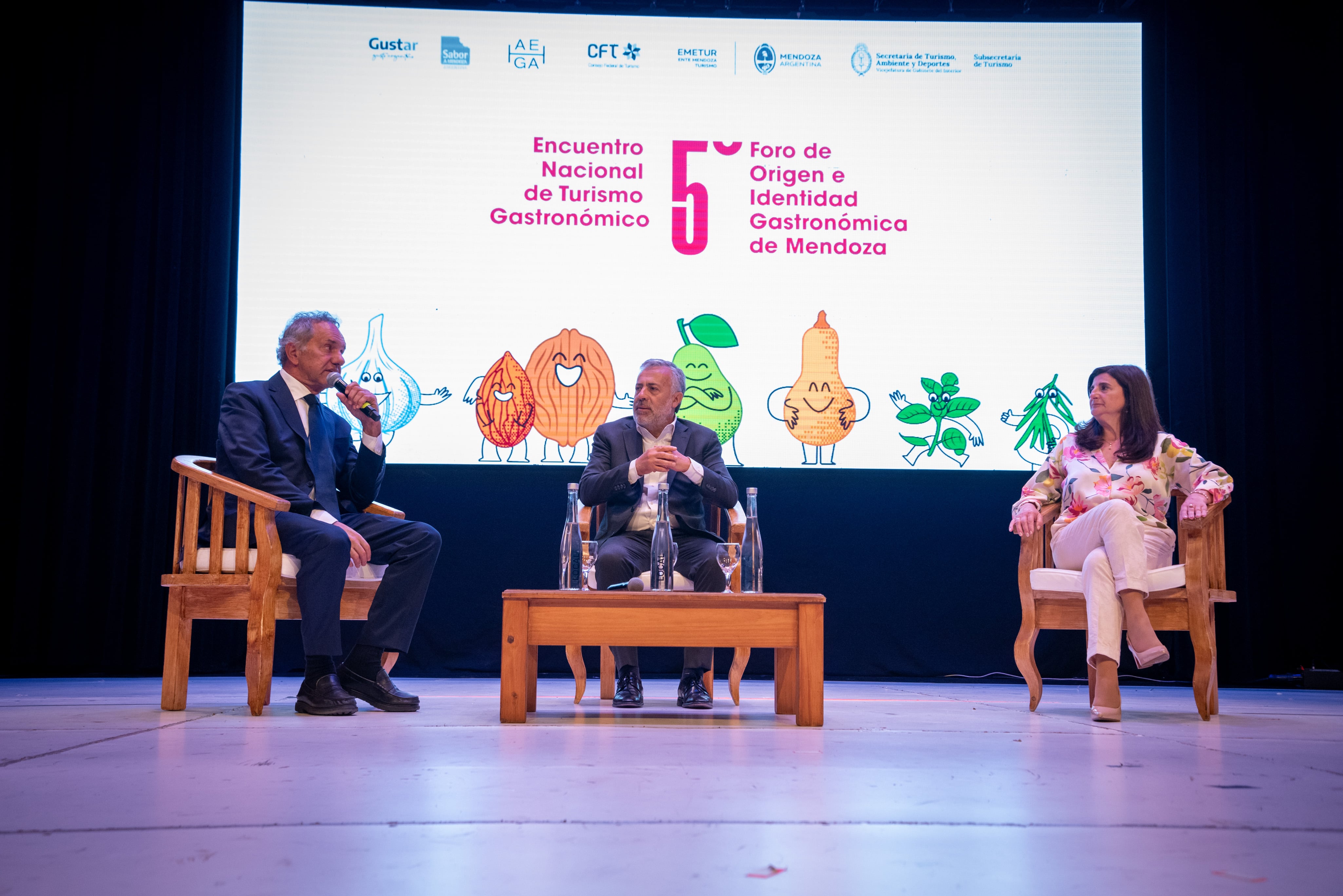 Daniel Scioli, Alfredo Cornejo y Gabriela Testa. Prensa Gobierno