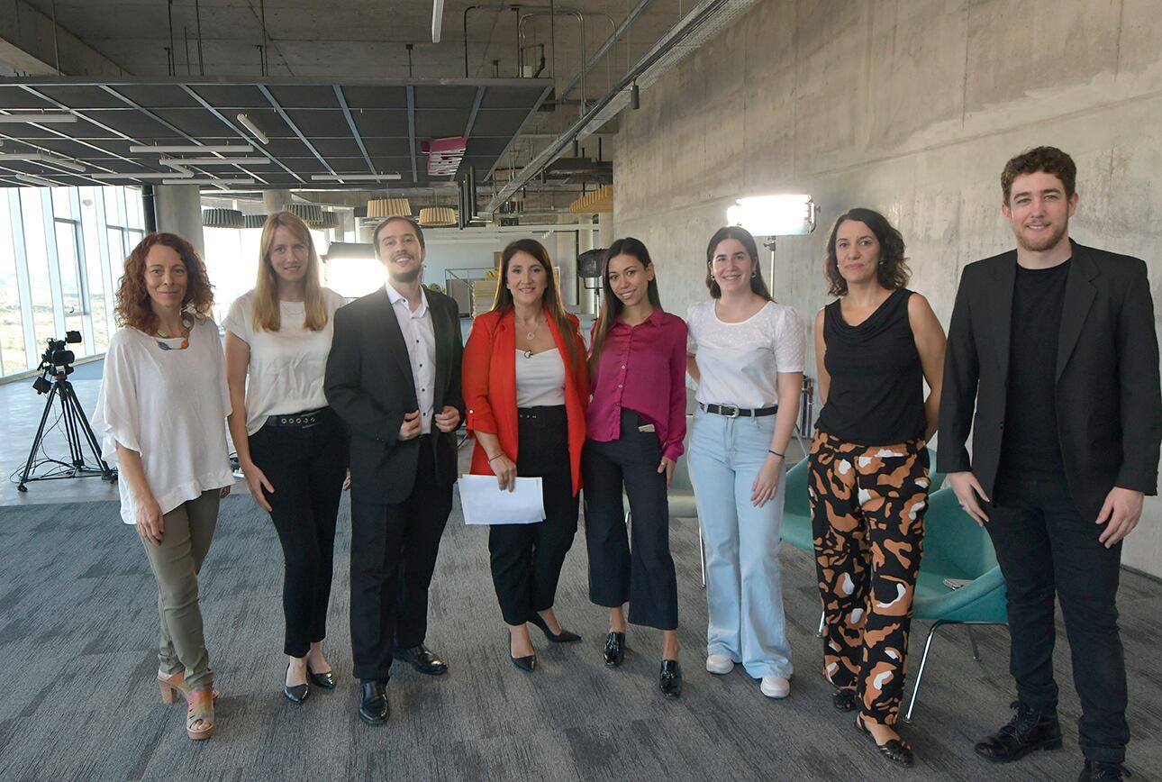 Parte del equipo de diario Los Andes, que estuvo en cámara y detrás, en la organización y cobertura del evento: Alejandra Vargas, Julieta Nadin, Mauricio Manini, María Soledad González, Evelyn Oliva, Rocío Barros, Sandra Conte y Fernando Russo. Foto: Orlando Pelichotti