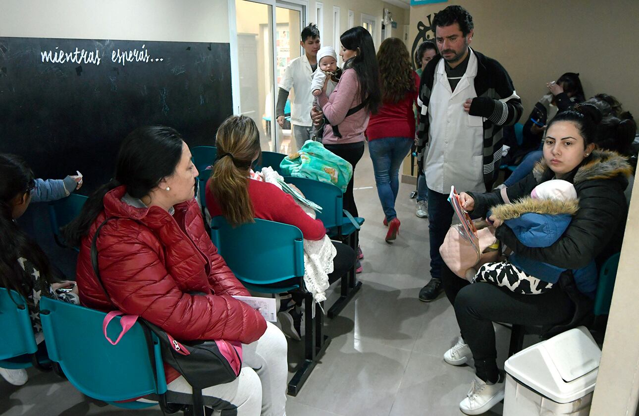 Plan de vacunación contra Covid 19, en el Vacunatorio central esta mañana.

Foto:  Orlando Pelichotti