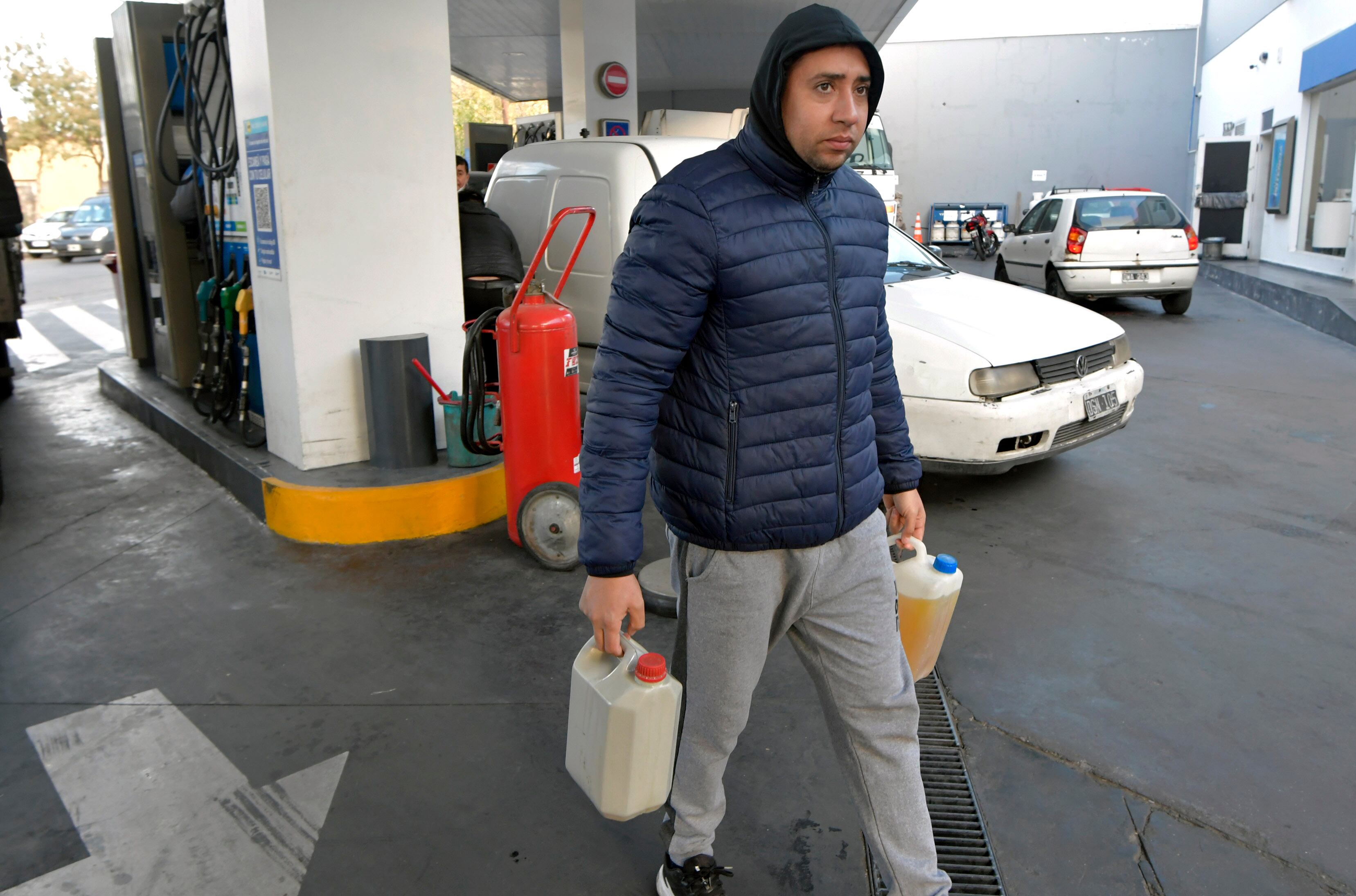 La alta demanda del gasoil, por parte de camionetas y camiones produce desabastecimiento de ese combustible. Foto: Orlando Pelichotti


