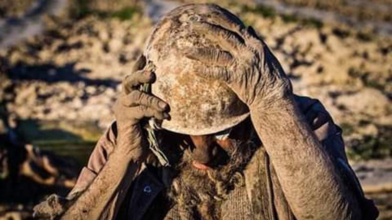 Murió el “Hombre más Sucio del Mundo” a sus 94 años: no se bañó en medio siglo.