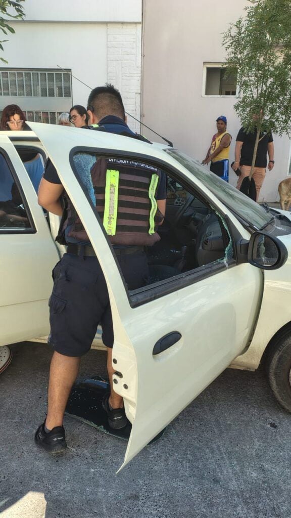 Un bebé quedó encerrado en un auto en Neuquén.