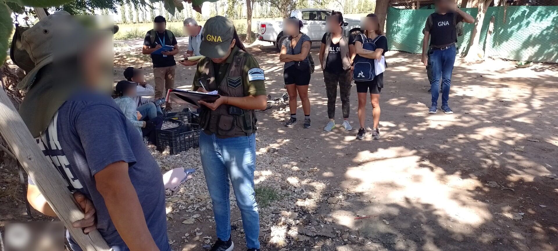 la finca allanada en San Martín por una investigación por presunta trata de personas. Gentileza Gendarmería Nacional.