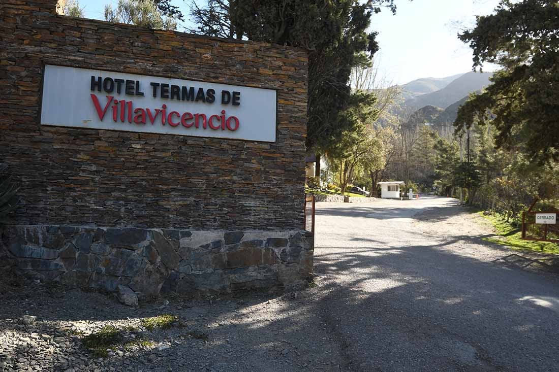 Entrada al hotel Villavicencio.