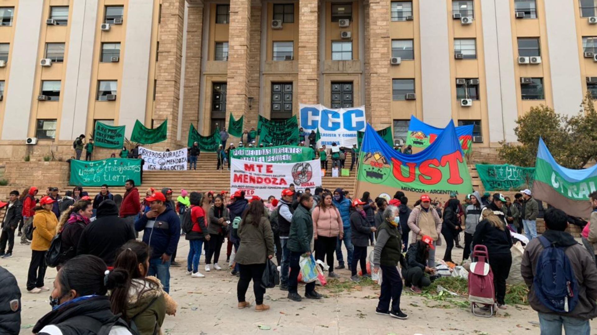 Verdurazo en Casa de Gobierno. / Foto: Los Andes