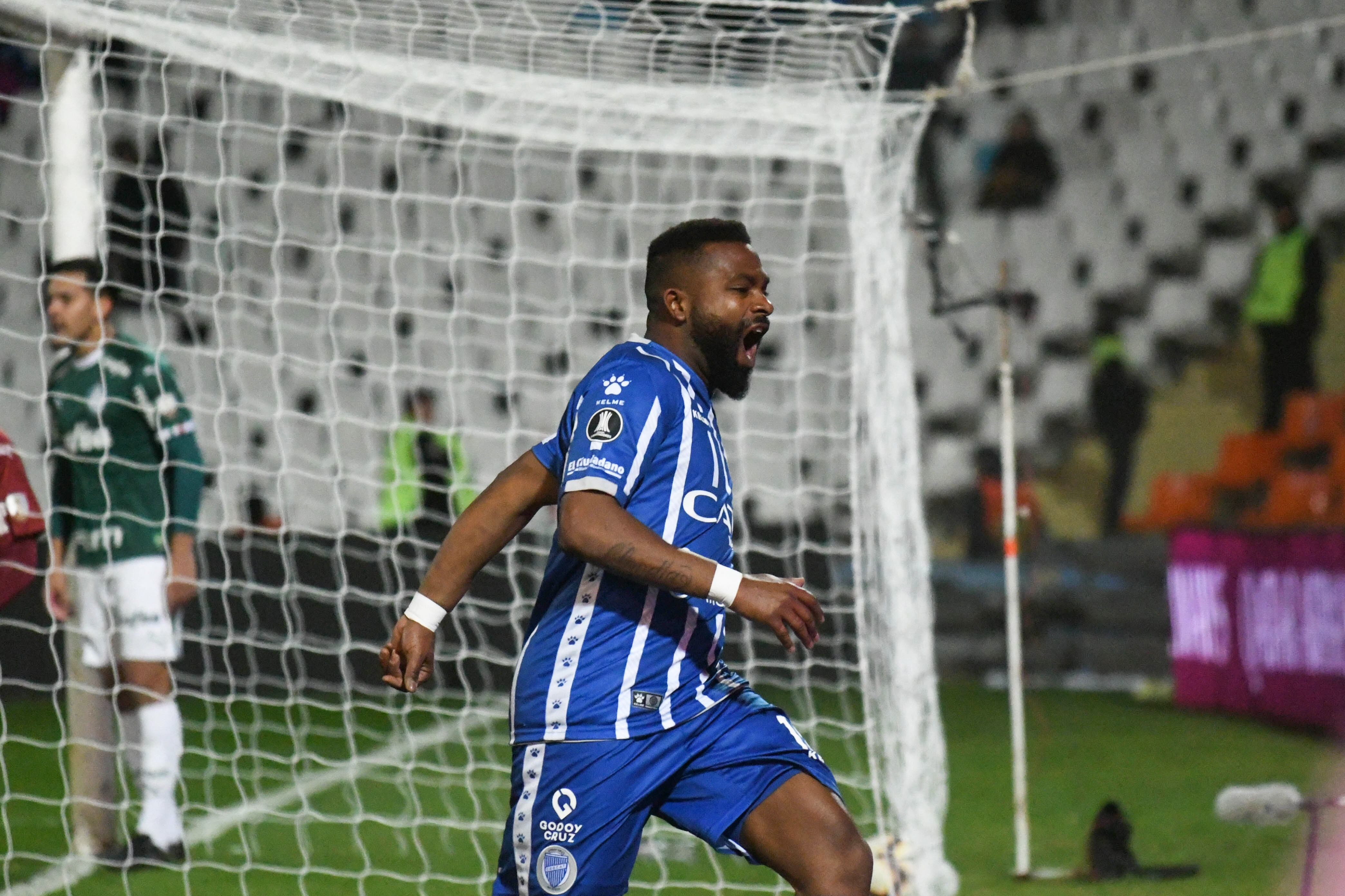 Copa Libertadores Godoy Cruz Antonio Tomba vs. Palmeiras de Brasil en el estadio Malvinas Argentinas