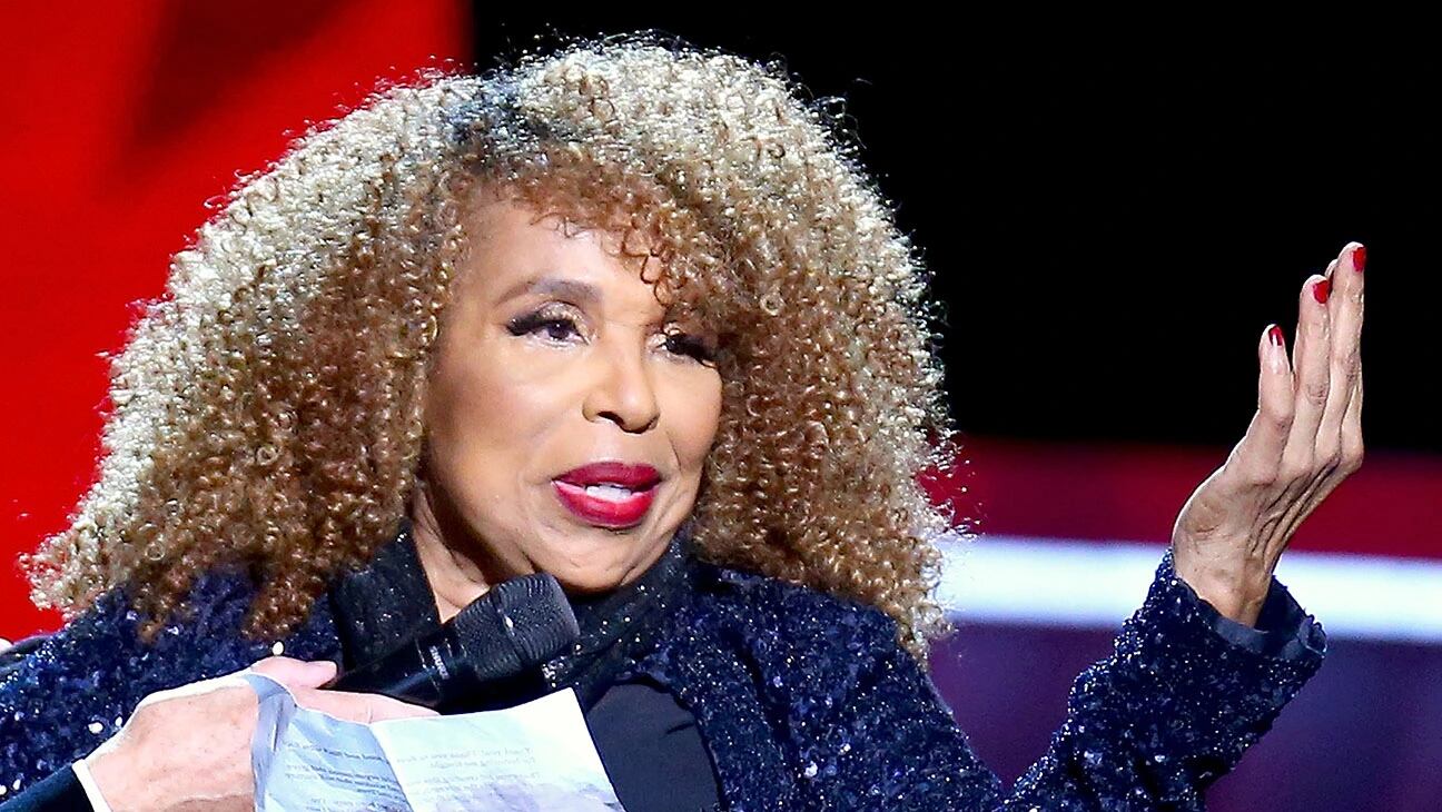 La cantante Roberta Flack anunció que padece ELA