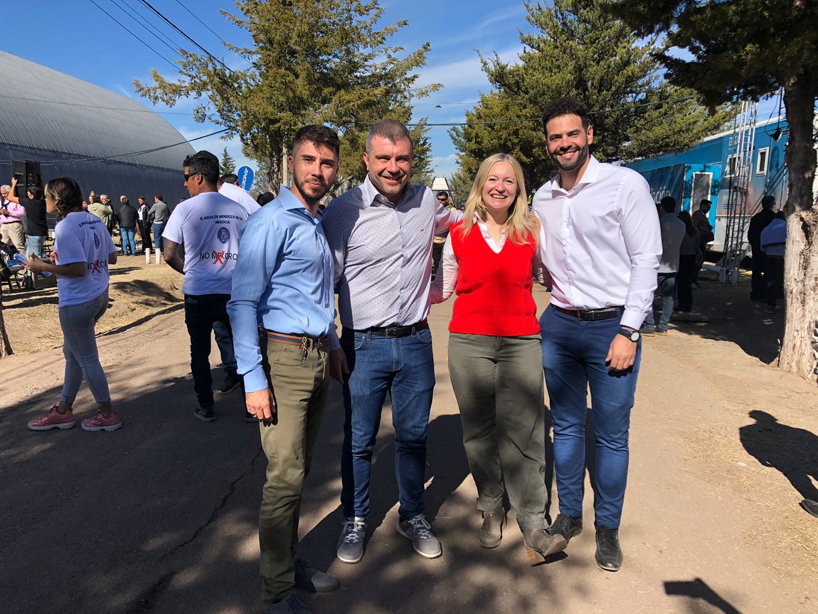 Hebe Casado con Lucas Luppo, Diego Costarelli y Leo Fernández