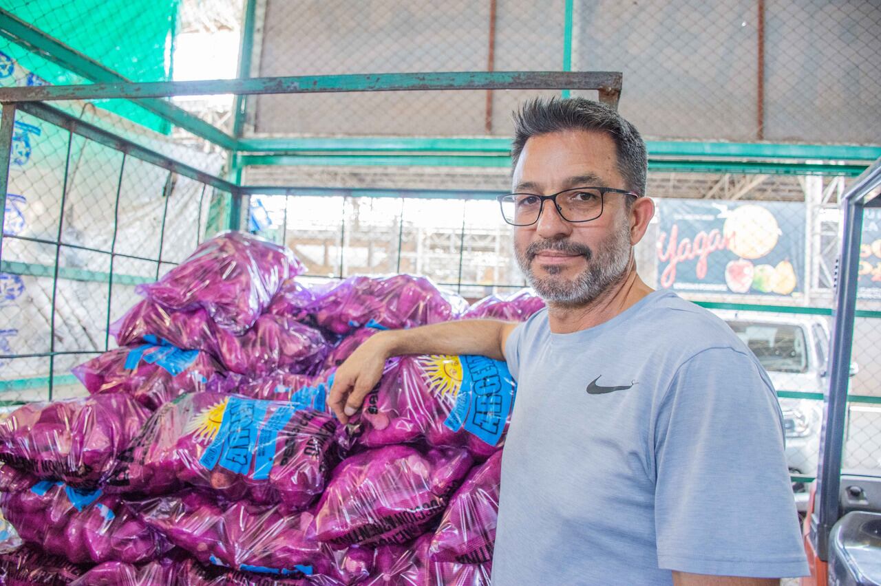 Gerardo Martí: Productor y comerciante de camote.
Foto: Mariana Villa / Los Andes