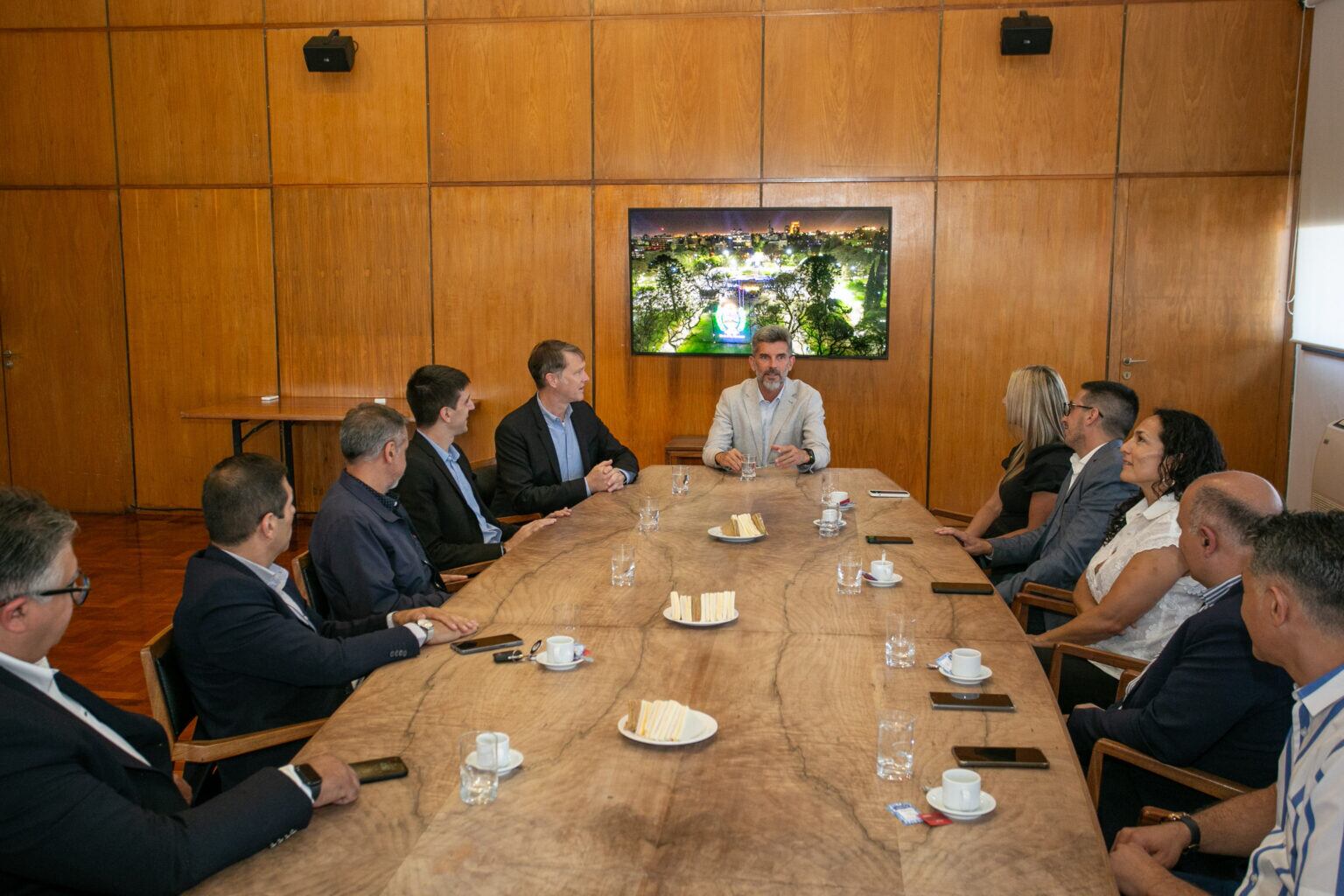 Ulpiano Suarez recibió a Andrés Palau en la Ciudad de Mendoza