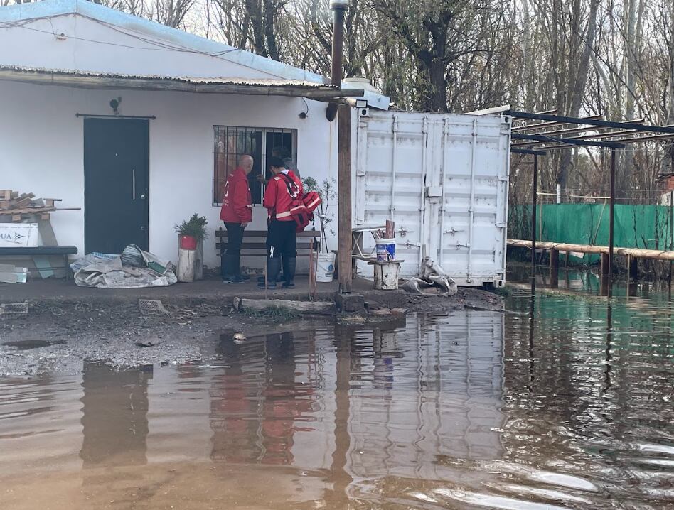 Fotos y videos: así trabaja la Cruz Roja en las zonas más golpeadas por las inundaciones en Neuquén. Foto: Cruz Roja Argentina