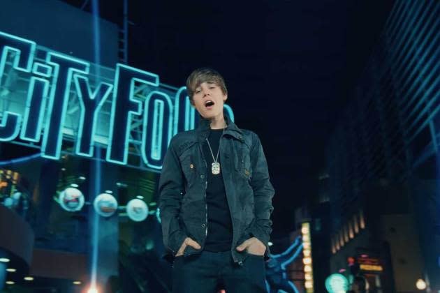 Justin Bieber se veía así en el video de "Baby". / Captura de pantalla