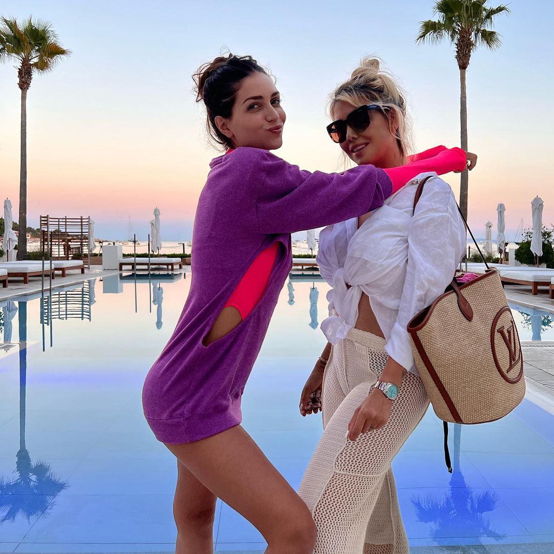 Zaira y Wanda Nara desde Ibiza.