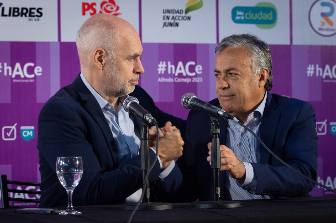 Rodolfo Suárez, Horacio Rodríguez Larreta y Alfredo Cornejo presentaron el Frente Cambia Mendoza en el Club Andes Talleres. 
 
Foto: Ignacio Blanco / Los Andes 