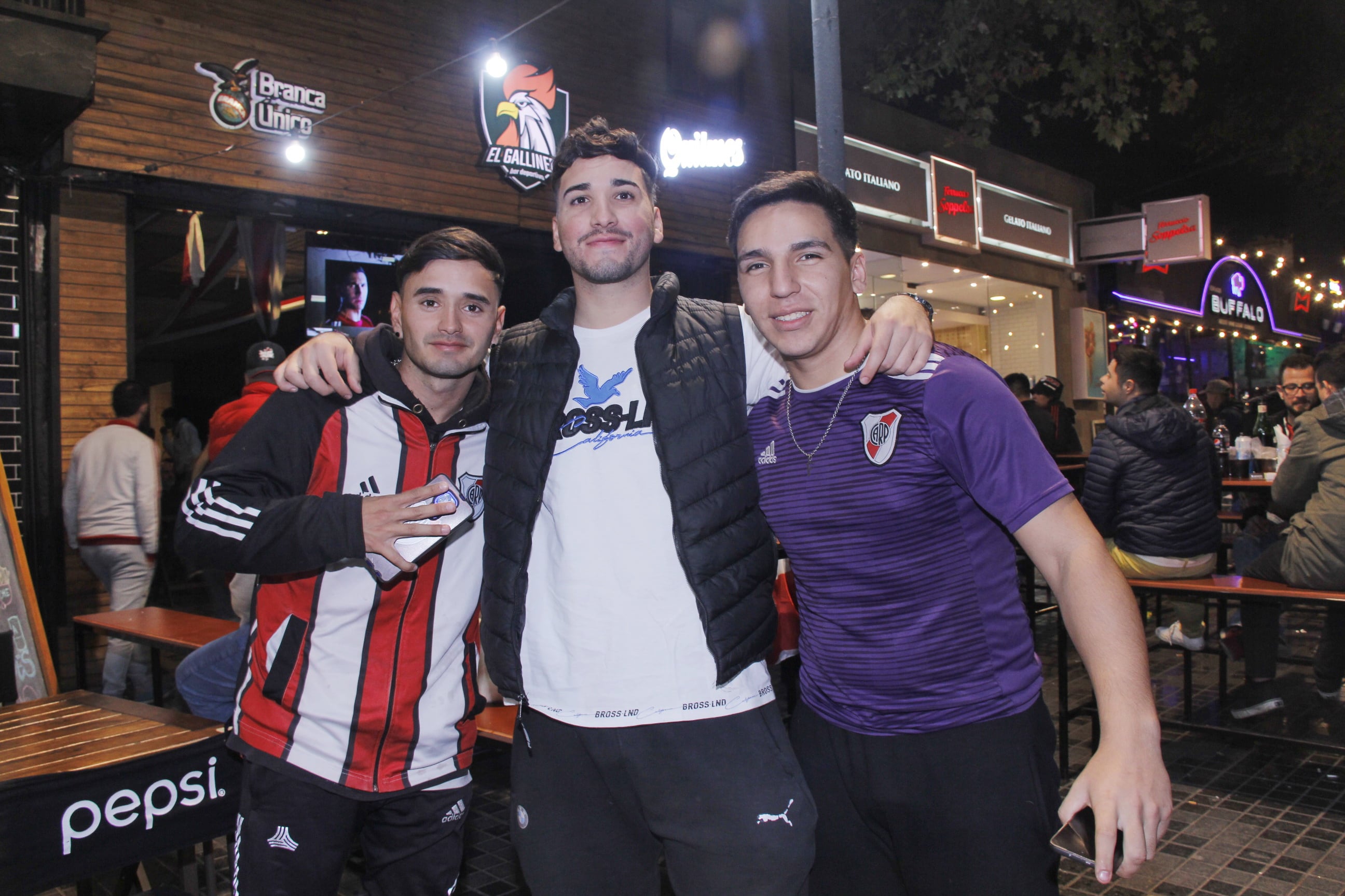 Gastón Ulloa, Facundo Saavedra y Fernando Román