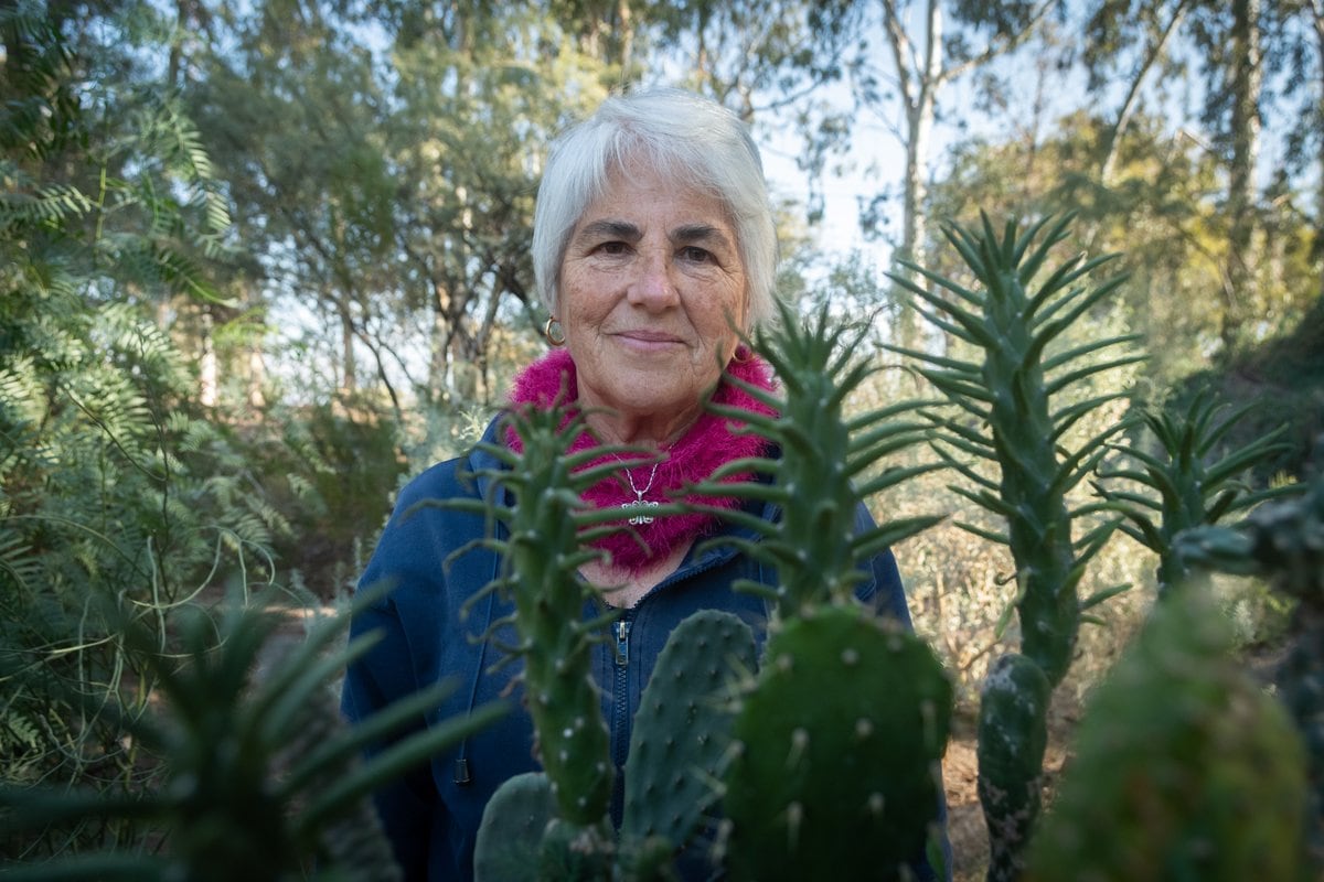 Después de dejar los hábitos religiosos, Mercedes se dedicó a enseñar a mujeres de barrios carenciados a plantar especies autóctonas.