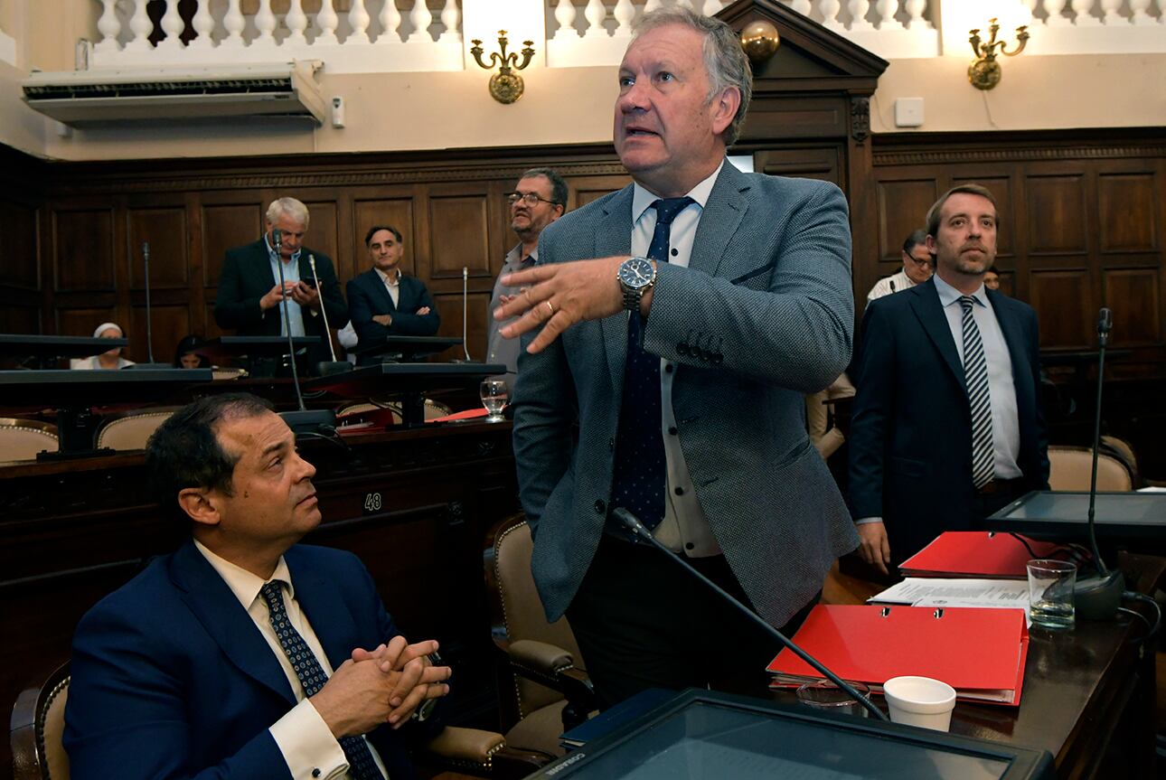 Ruptura del PRO con la coalición oficialista. Abarca a los senadores Rolando Baldasso (quien sería el nuevo presidente del bloque Pro), Germán Vicchi, Gabriel Pradines y Valentín González.
Foto : Orlando Pelichotti