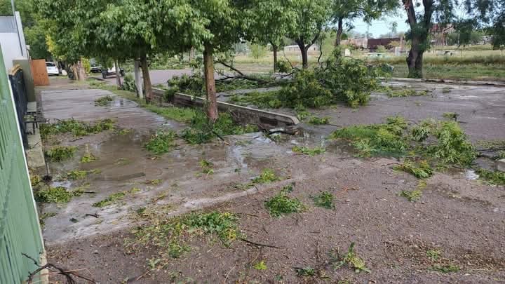 Una fuerte tormenta castigó Santa Rosa y ahora amenaza a Rivadavia y a Junín