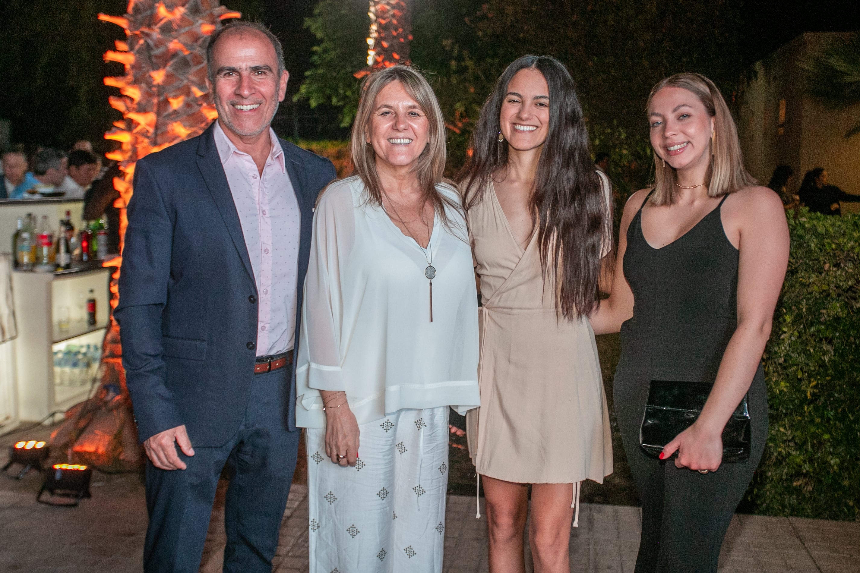 Ramón Viñas, Laura Pérez Encina, Guadalupe Viñas y Giuliana Rosati.