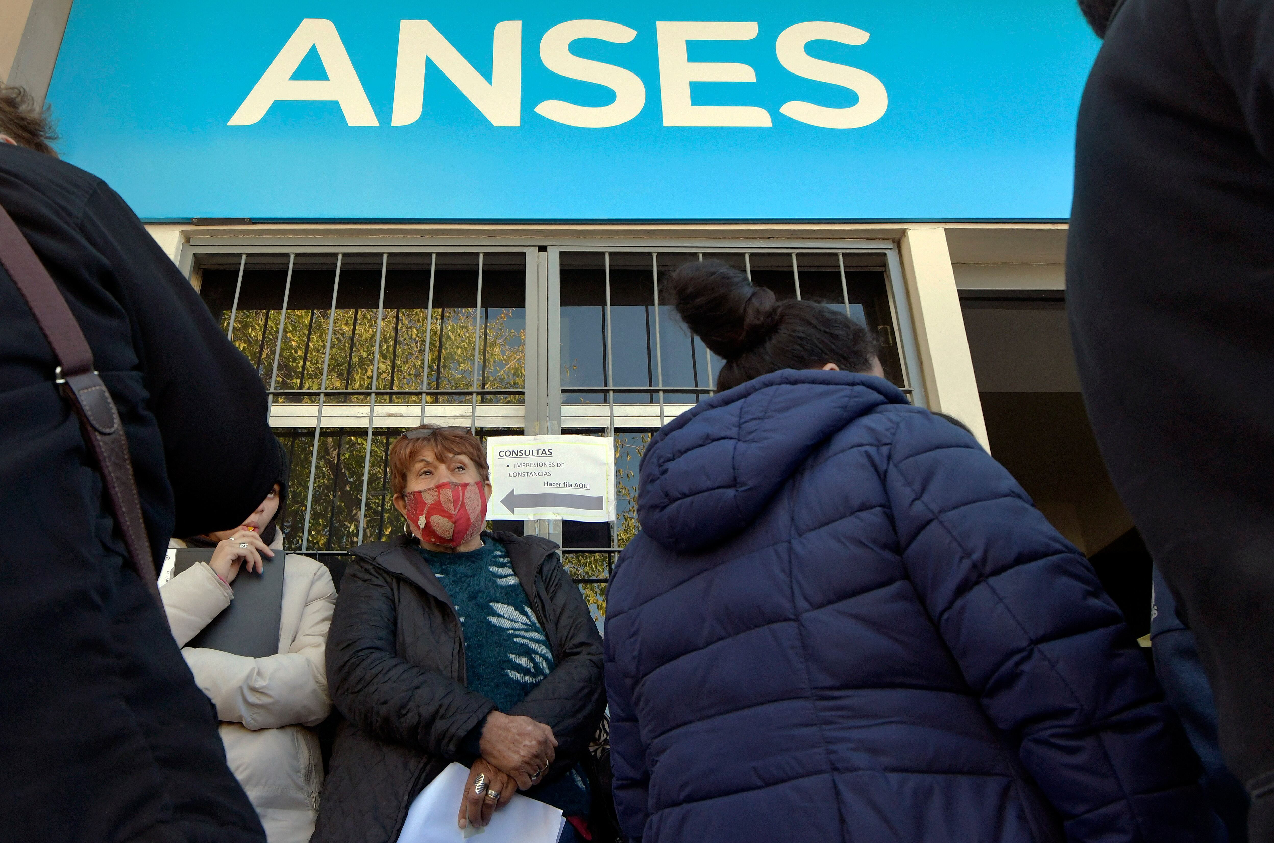 Es importante resaltar que el Refuerzo de Ingresos está destinado a quienes más lo necesitan y no a personas que se encuentren en una buena situación económica, pese a no contar con ingresos formales. 
Foto: Orlando Pelichotti / Los Andes