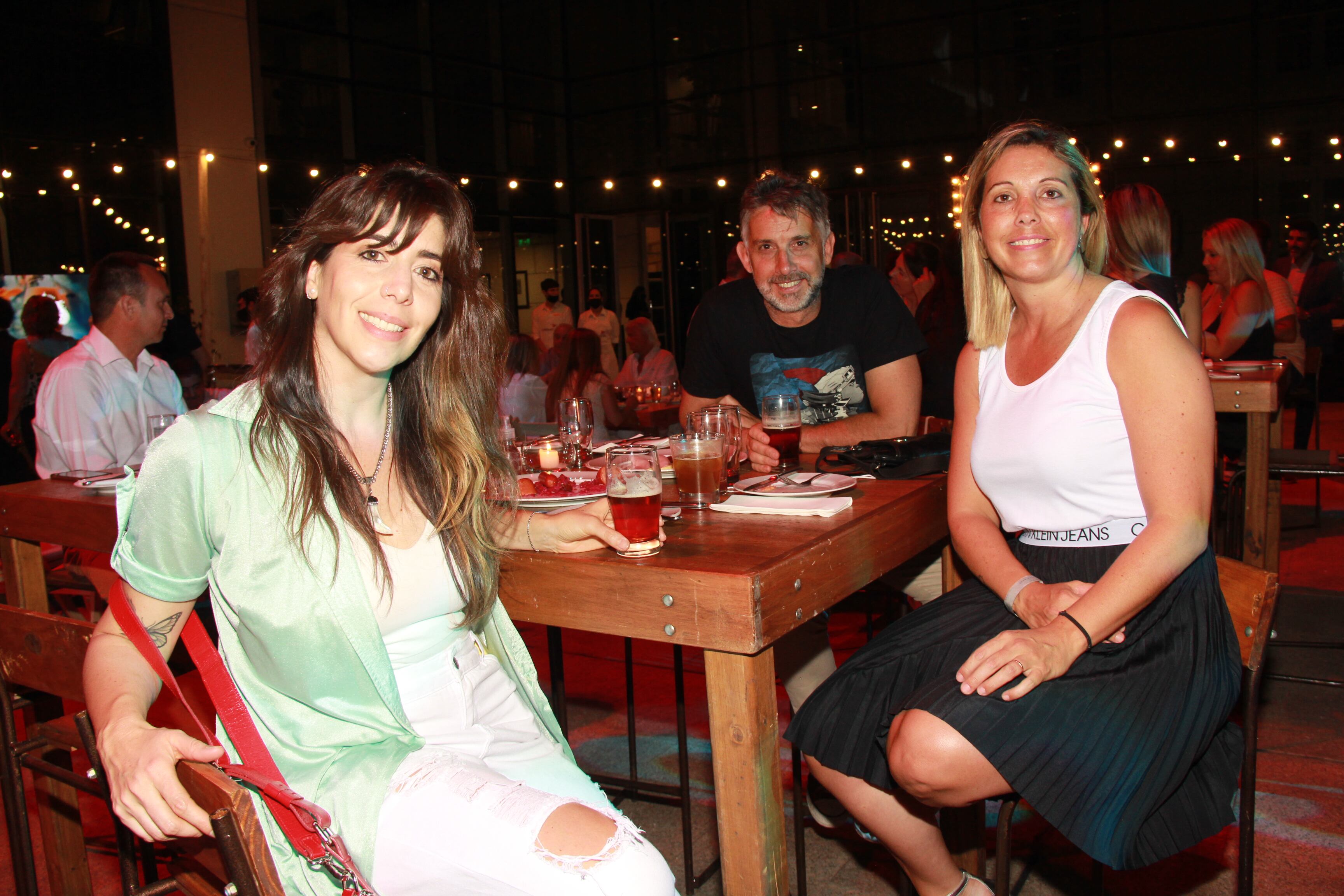 Noe Roldán, Miguel Bauzá y Lorena Henriquez.