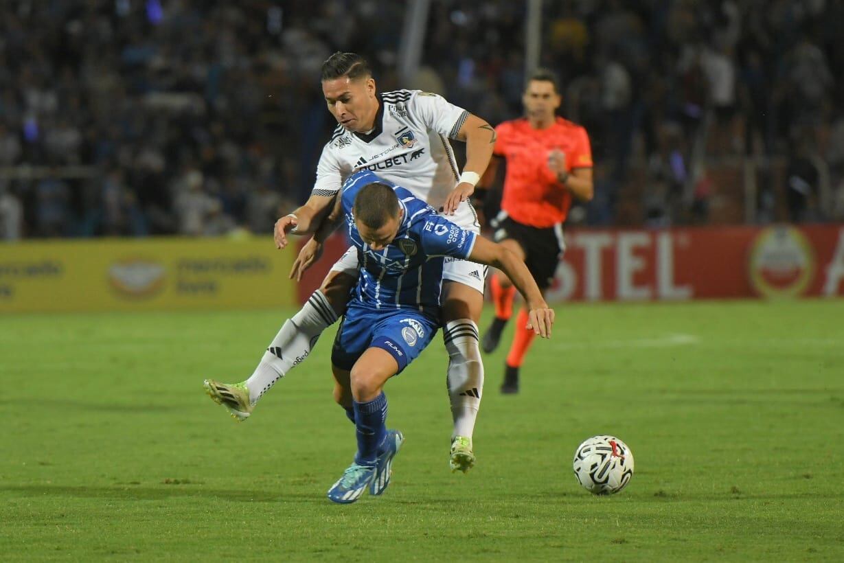 Godoy Cruz enfrenta a Colo Colo por la Fase 2 de la Copa LIbertadores / Ignacio Blanco.