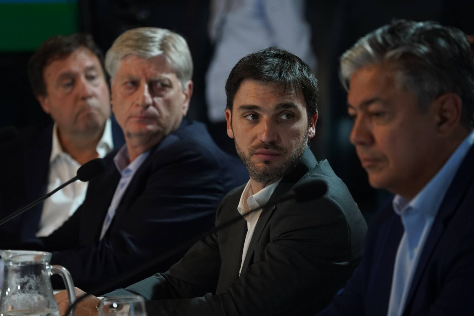 El mandatario de Chubut, Ignacio Torres, habló durante la conferencia de prensa de gobernadores del sur en el Senado de la Nación. Foto: Federico Lopez Claro