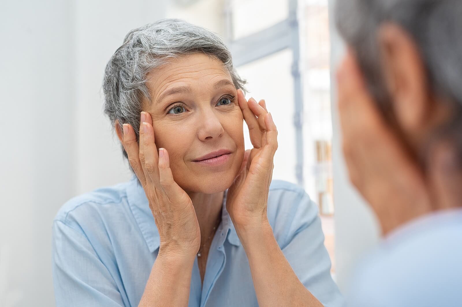 La alimentación, el ejercicio, hidratación y control médico son los pasos fundamentales para combatir la menopausia.