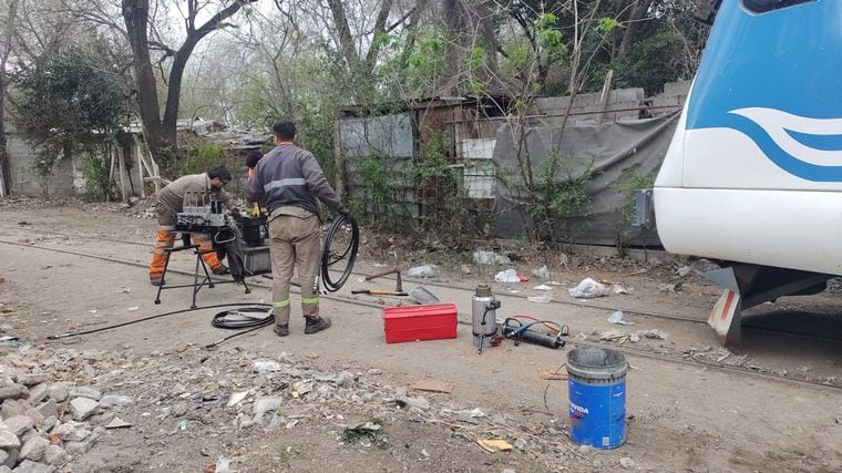 Descarrilaron el Tren de las Sierras con ladrillos y escombros. Foto: Cadena 3