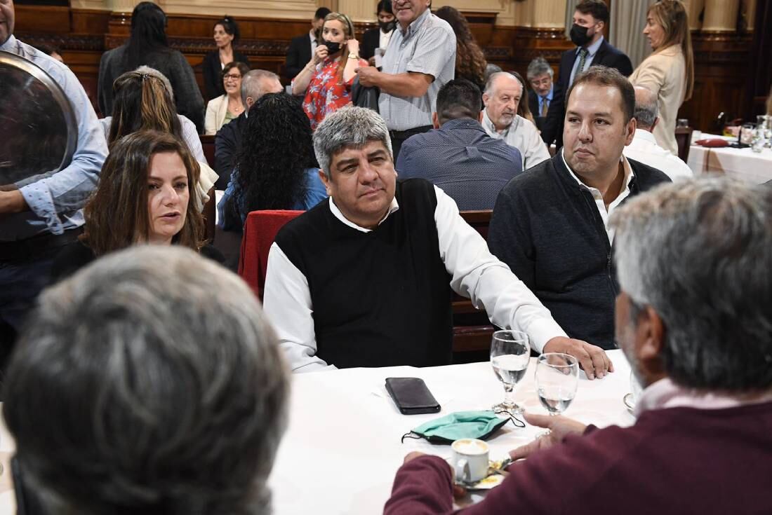 El sindicalista Pablo Moyano, de Camioneros, durante la reunión con senadores oficialistas (Foto: Frente de Todos Senado)