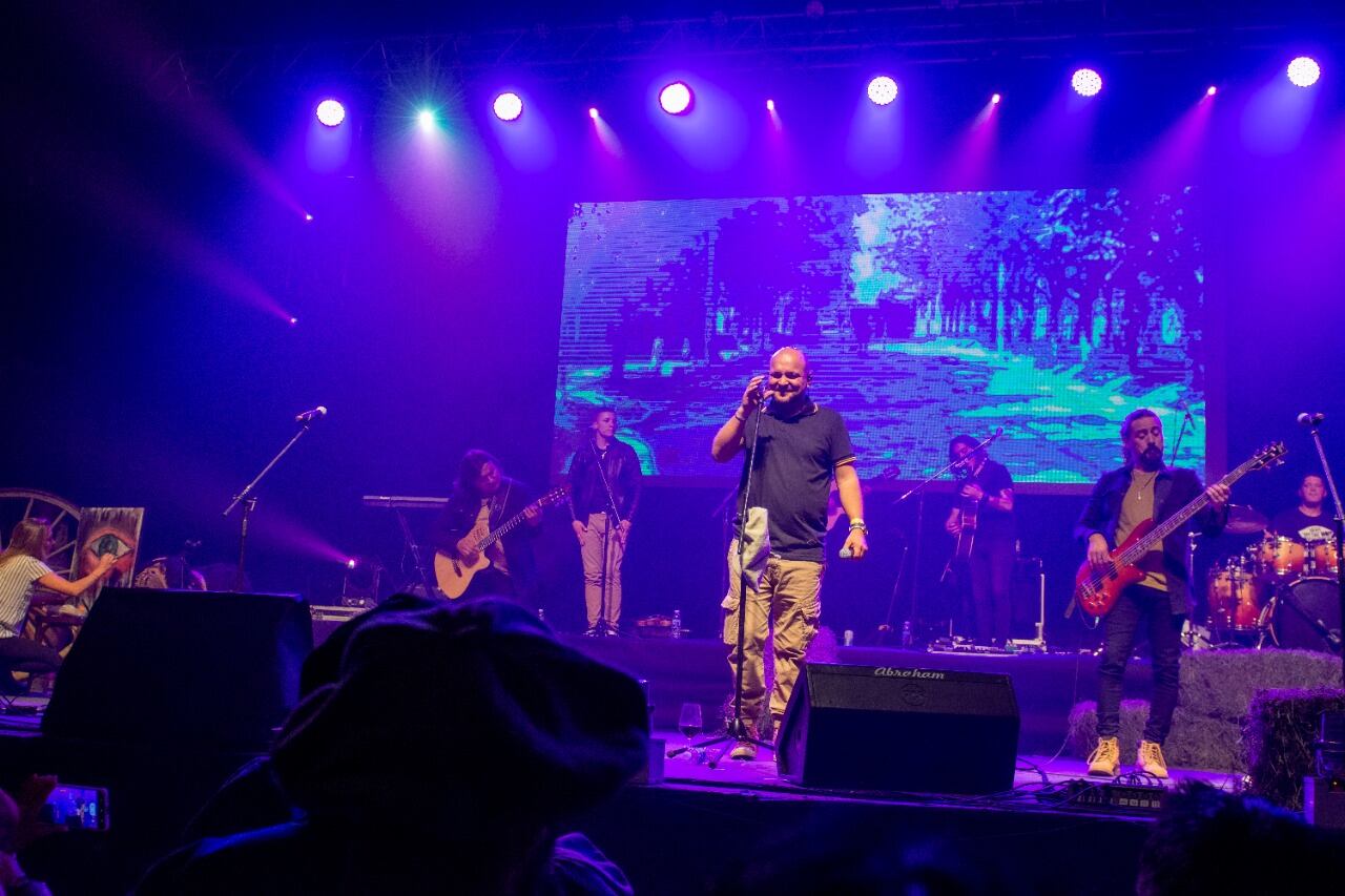 Los Chimeno festejaron sus 25 años con la música ante unas 3 mil peronas en el Arena Maipú / Fotos: Abel Bautista