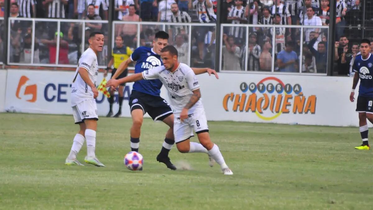 Independiente Rivadavia cayó 2-1 ante Chaco For Ever