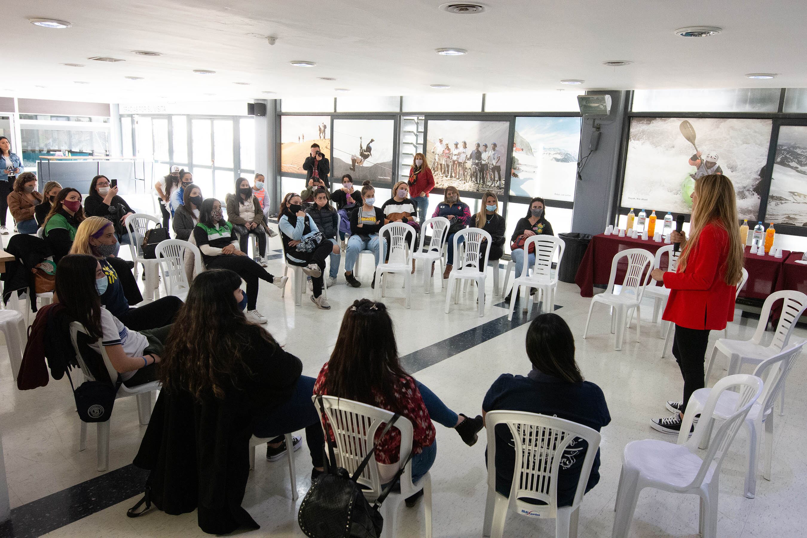 Mendoza 20 de agosto de 2021
Encuentro de Mujeres en el Estadio Malvinas Argentinas, para hablar de problemáticas de las deportistas, leyes y deportes
Foto: Mariana Villa/ Los Andes 