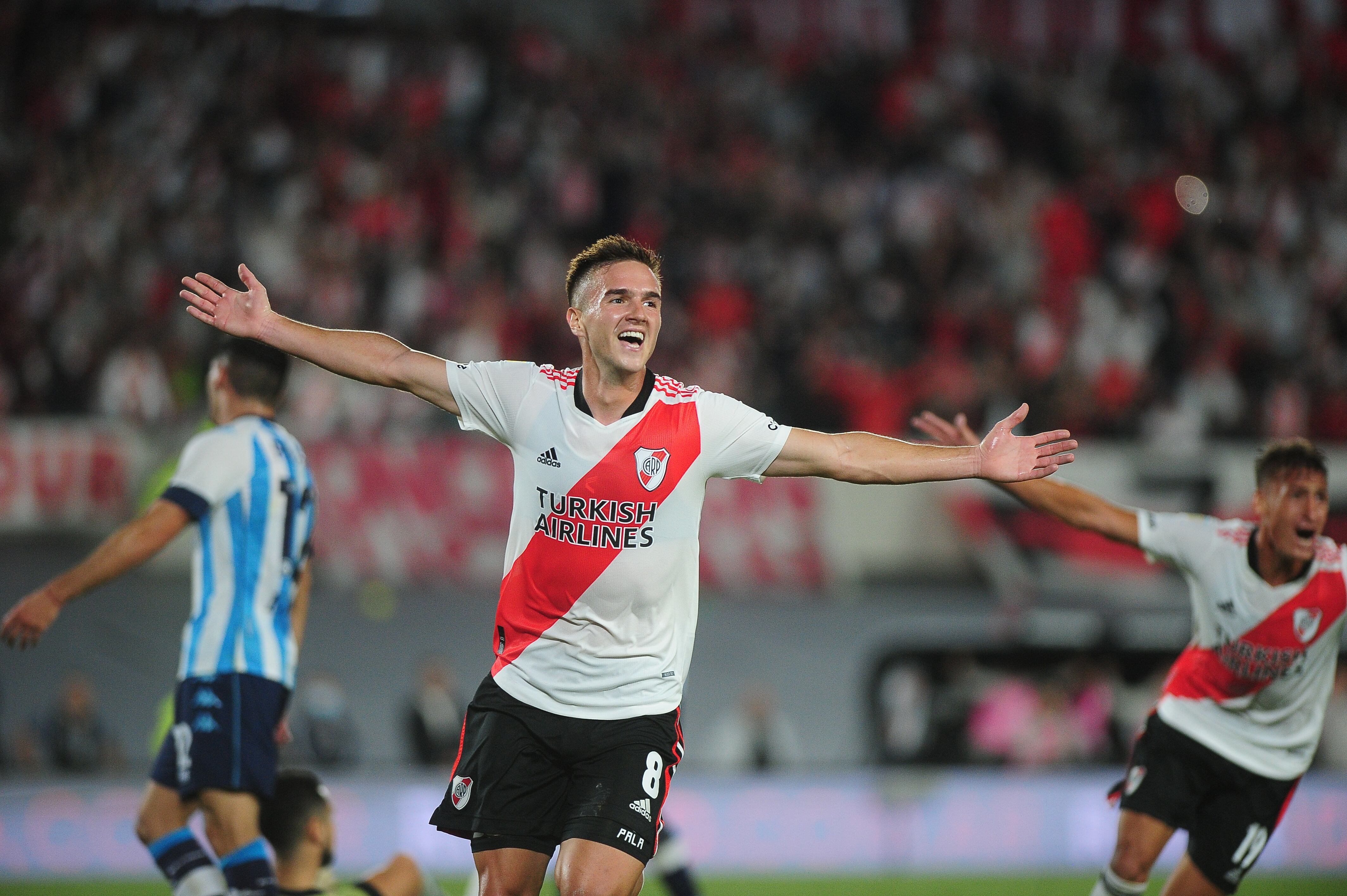 Palavecino festeja su gol. Foto Clarín.