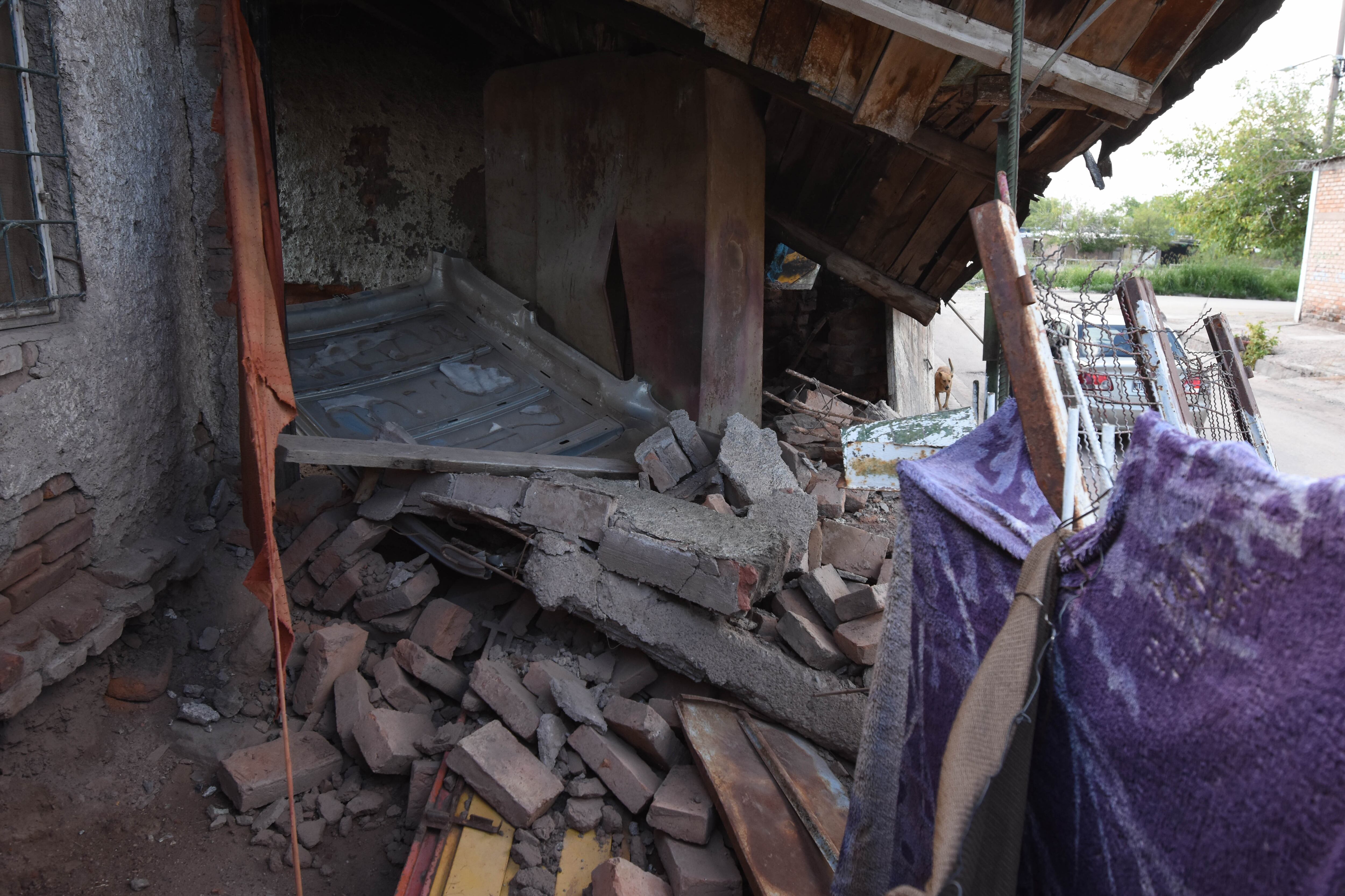 La familia perdió su casa en el barrio Olivares, durante una de las tormentas de febrero. 