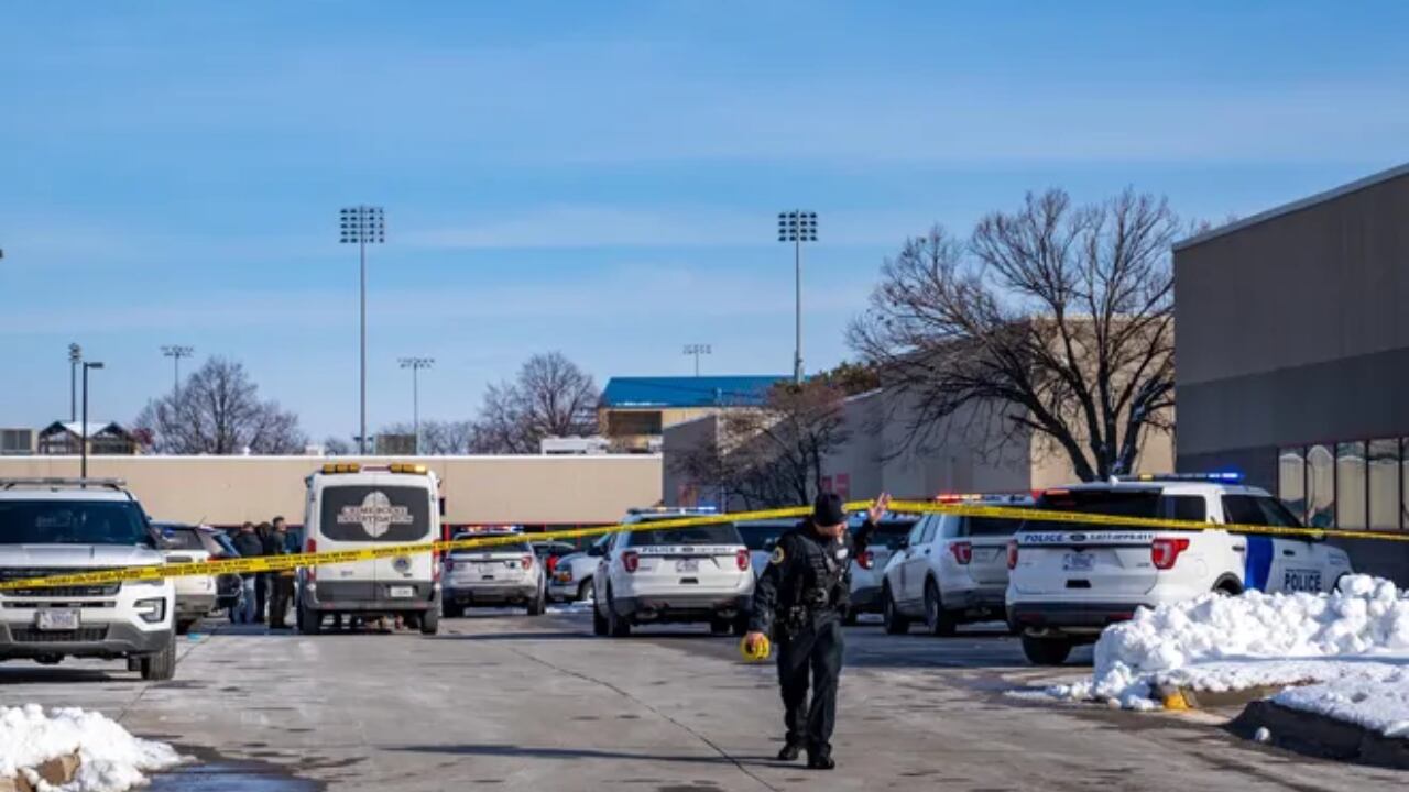 Este tiroteo es el último de una ola de violencia que continúa creciendo en la ciudad de Des Moines. Foto: Zach Boyden-Holmes / Des Moines Register.