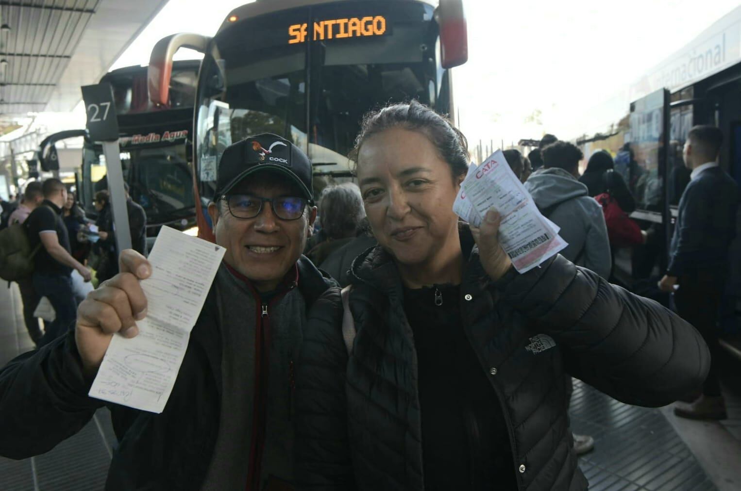 Esta mañana salieron 14 micros de la Terminal Hacia Chile. Orlando Pelichotti / Los Andes